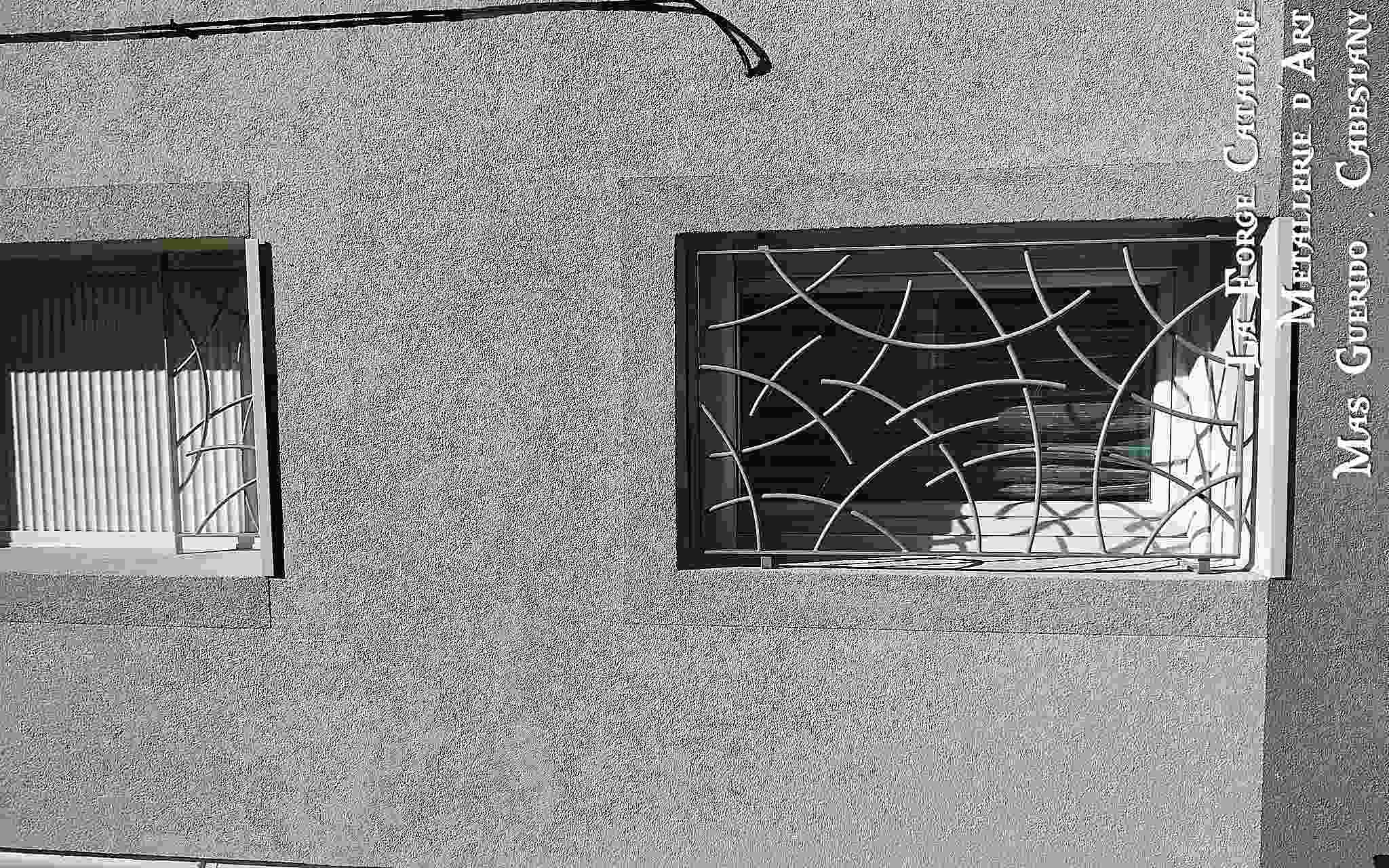 grille de protection et rehausse de garde corps remplissage fer cintre entremeles forge catalane.jpg